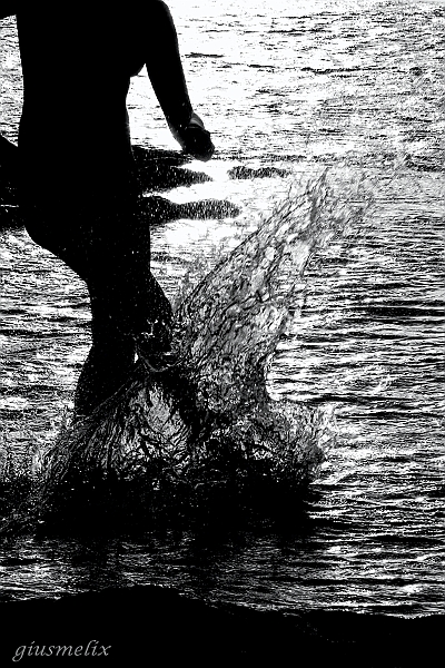 Giochi d_acqua in controluce - (IMG_2052_2 BN virtual photographer).jpg